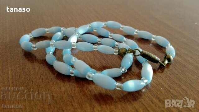 Colier vechi, lănțișor sidef albastru cu preț € 9.00 | 17.60 BGN