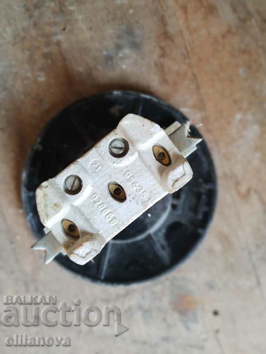 Παλιά πρίζα βακελίτη με τιμή 5.00 BGN | € 2.56 Παλιά πρίζα βακελίτη με τιμή 5.00 BGN | € 2.56