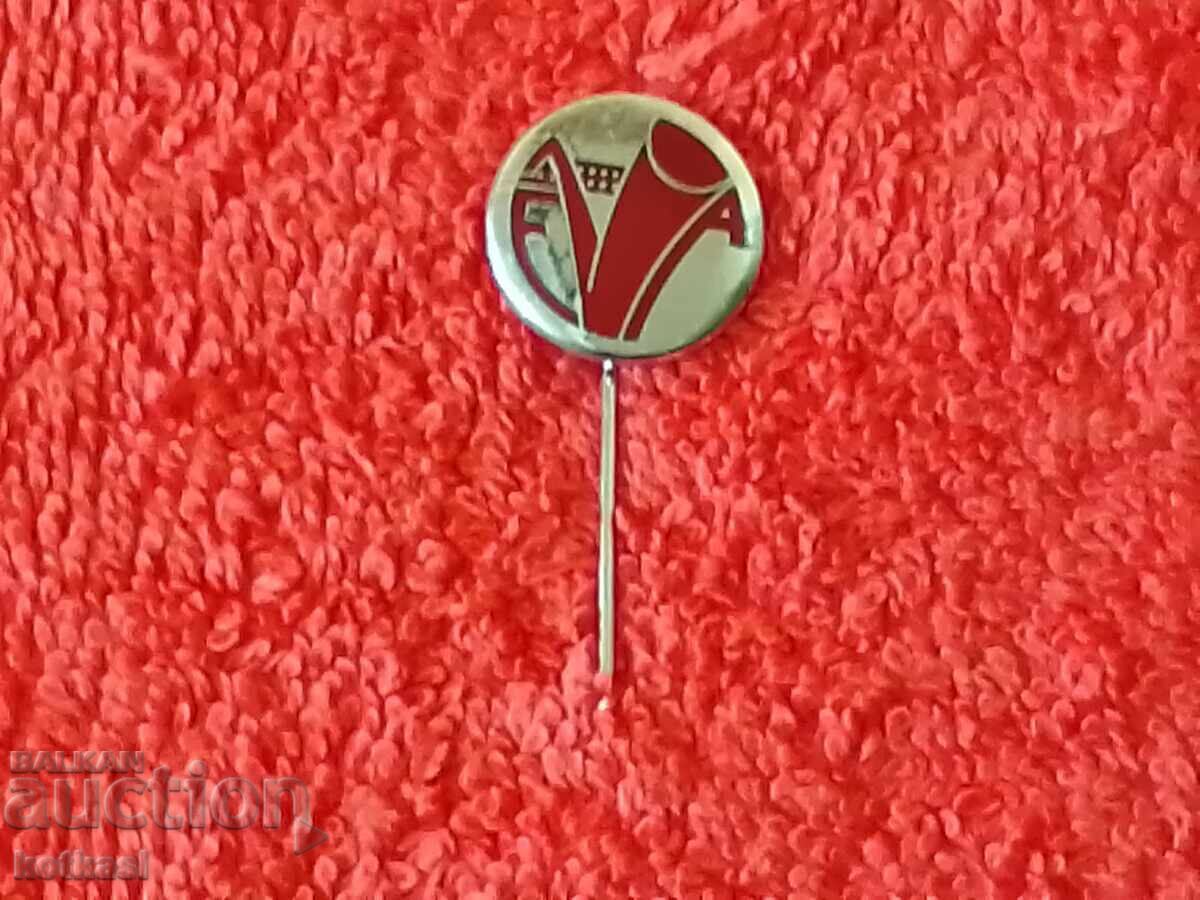 Delivery of Old massive metal sports Volleyball badge pin Delivery of Old massive metal sports Volleyball badge pin