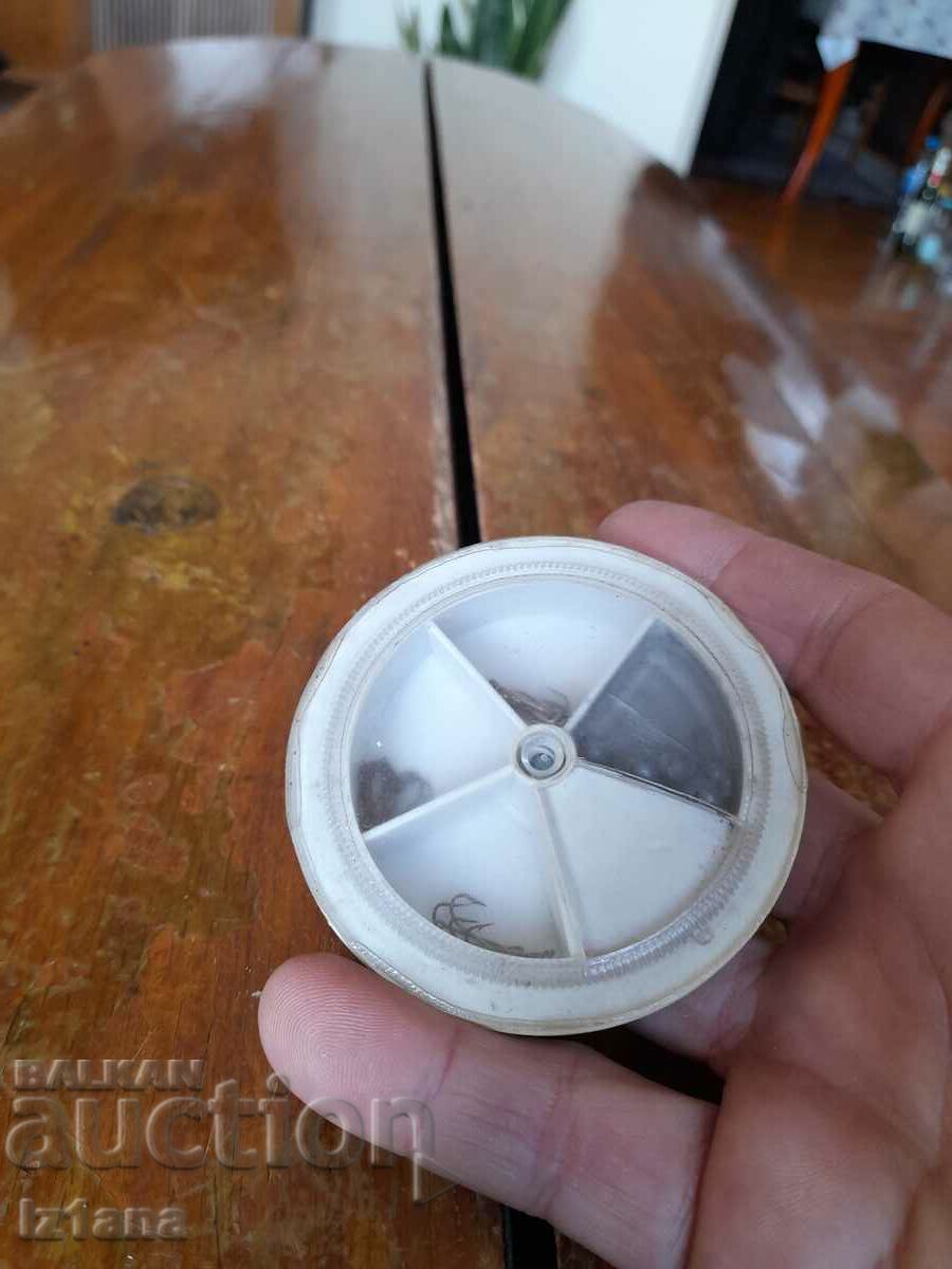 Auction Old Fishing Tackle Box Auction Old Fishing Tackle Box