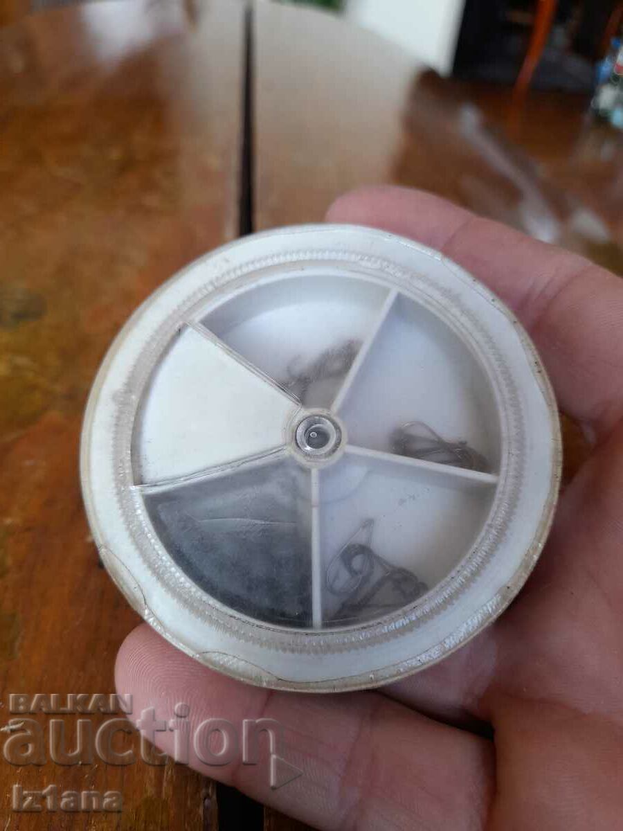 Old Fishing Tackle Box - 5 Old Fishing Tackle Box - 5