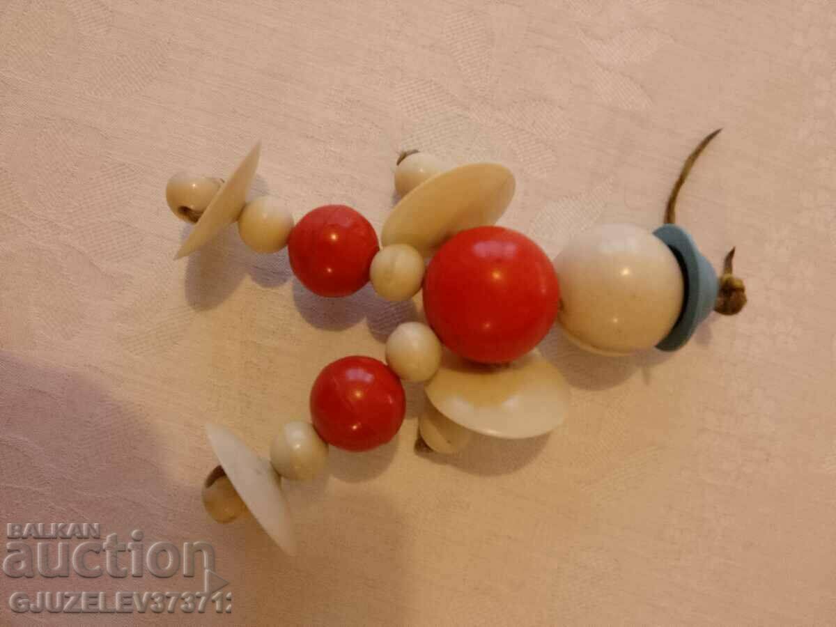 Jucărie zdrănitoare vintage pentru bebeluși, bachelit de celoid cu preț 49.00 BGN | € 25.05 Jucărie zdrănitoare vintage pentru bebeluși, bachelit de celoid cu preț 49.00 BGN | € 25.05