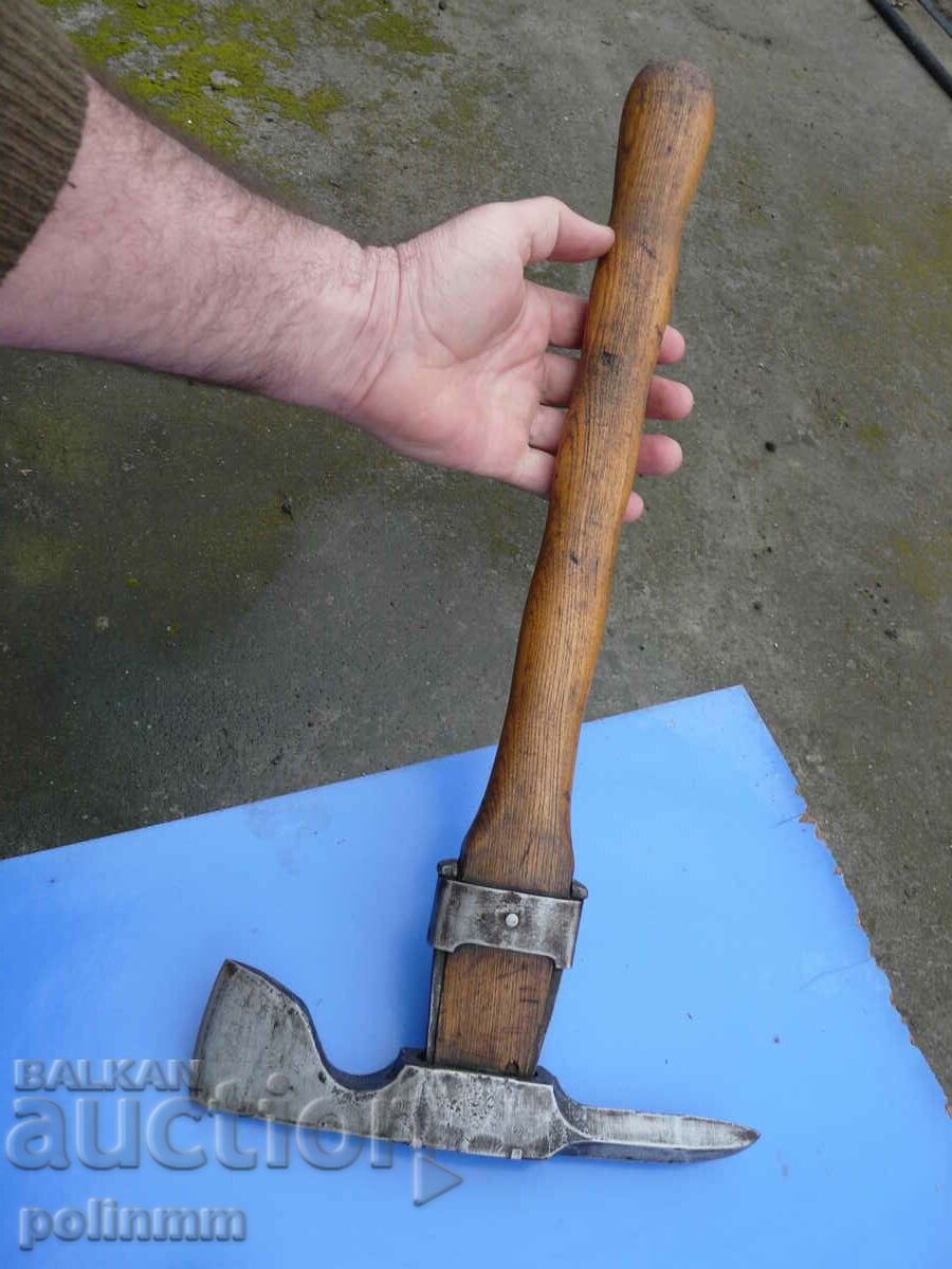 German Pickaxe / Ax WW 1- WW 2 - 5 German Pickaxe / Ax WW 1- WW 2 - 5