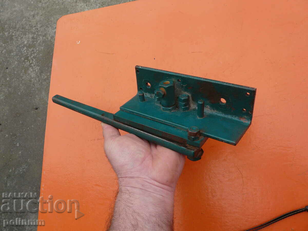 Delivery of Old Bulgarian small sheet metal guillotine Delivery of Old Bulgarian small sheet metal guillotine