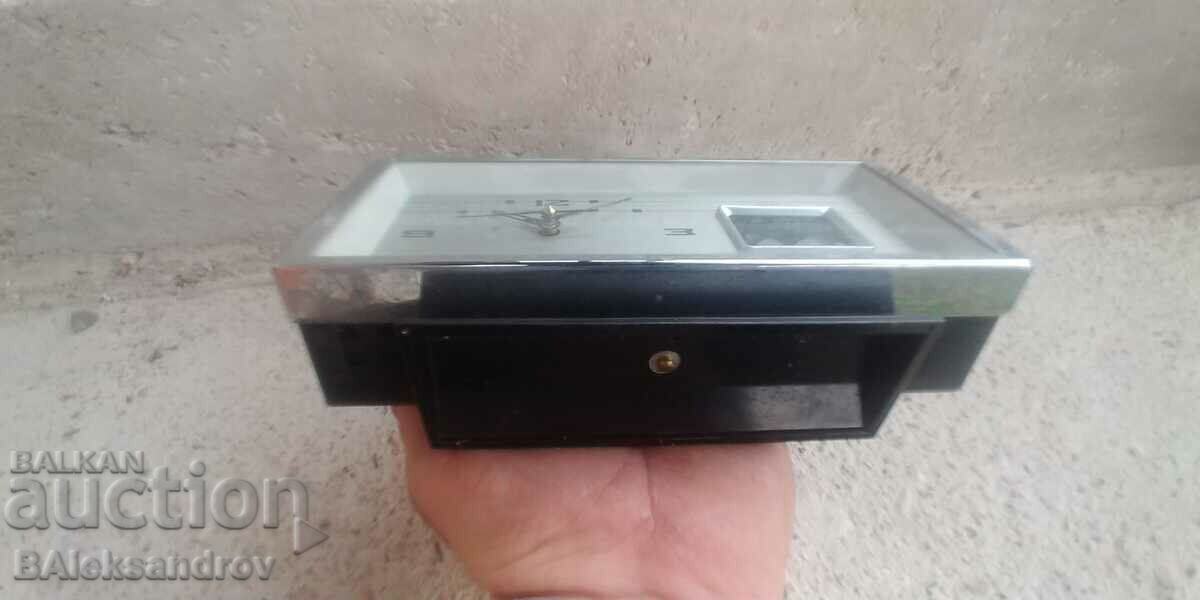 Ceas deşteptător vechi cu dată - 7 Ceas deşteptător vechi cu dată - 7