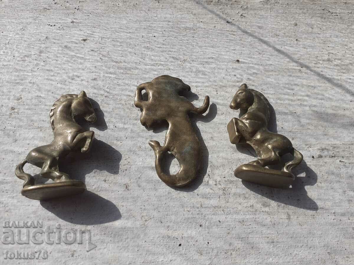 Miniature bronze figurines 3 pieces - lot 4 with price 39.00 BGN | € 19.94 Miniature bronze figurines 3 pieces - lot 4 with price 39.00 BGN | € 19.94