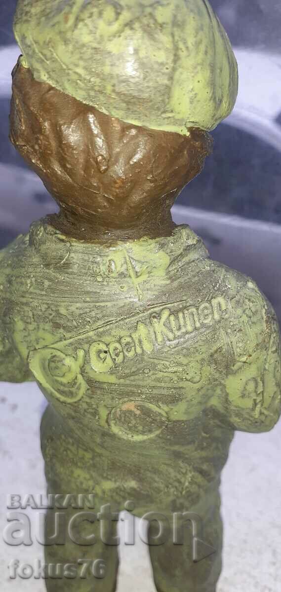 Auction Geert Kunen author's ceramic figurine - signed Auction Geert Kunen author's ceramic figurine - signed