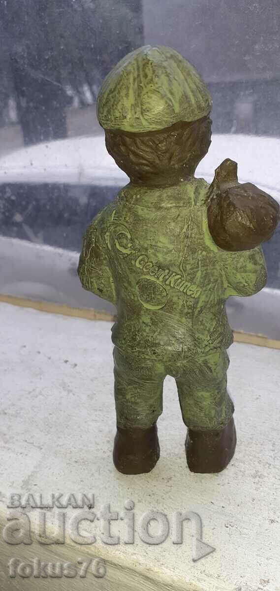 Auction Geert Kunen author's ceramic boy figurine - signed Auction Geert Kunen author's ceramic boy figurine - signed