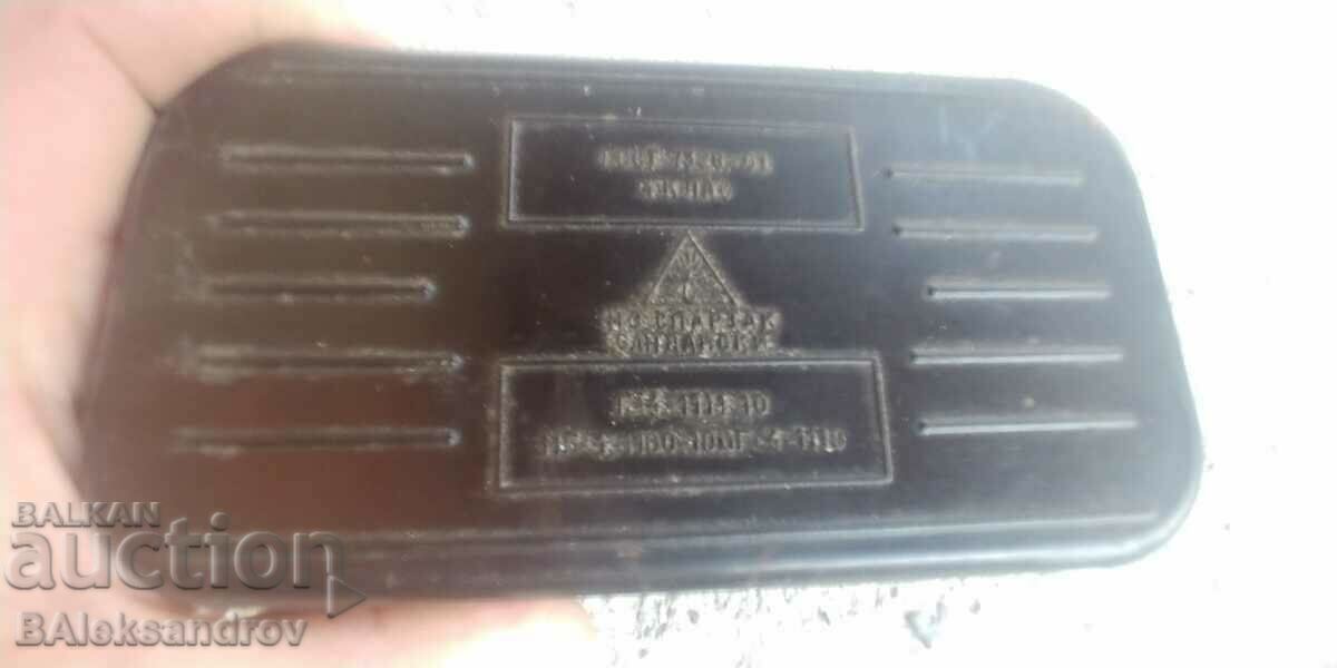 Delivery of Old scales in a bakelite box Delivery of Old scales in a bakelite box