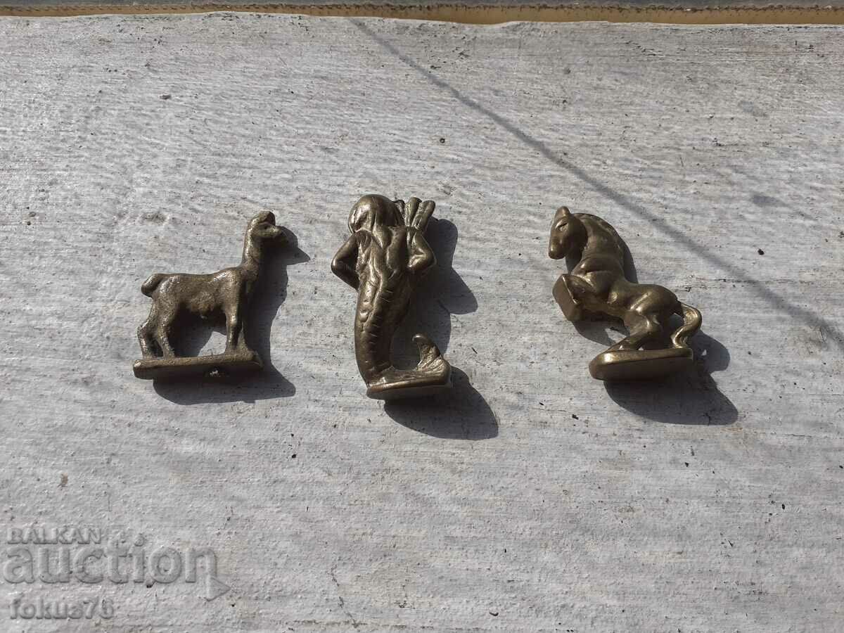 Auction Miniature bronze figurines 3 pieces - lot 5 Auction Miniature bronze figurines 3 pieces - lot 5
