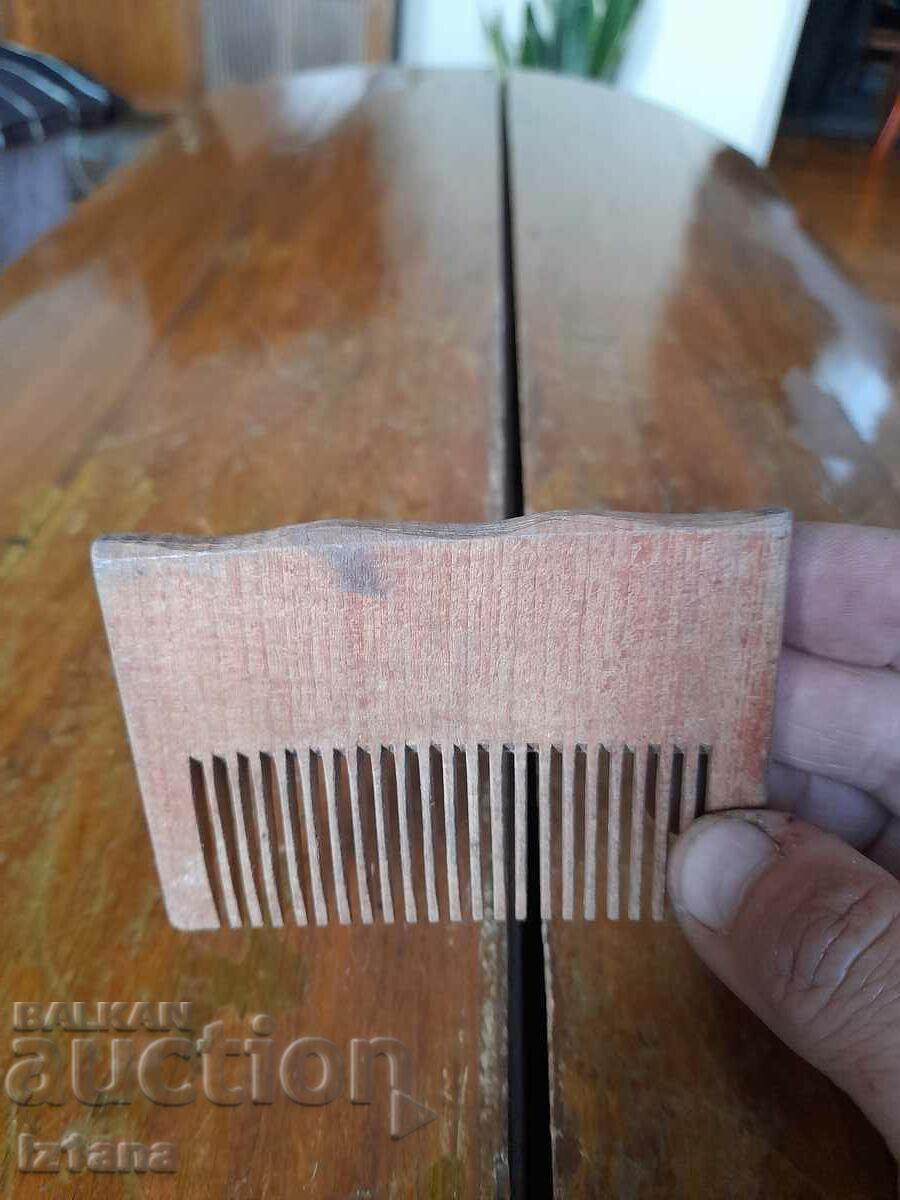 Auction Old wooden comb Auction Old wooden comb
