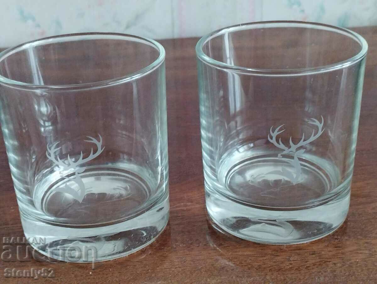 2 whiskey glasses with engraved Deer.
