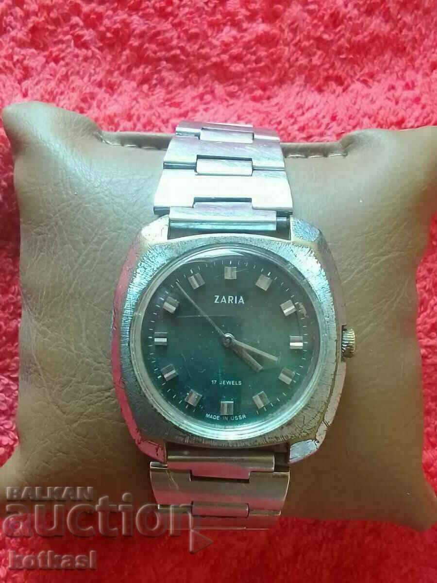 Ceas de bărbați mecanic vechi manual ZARIA URSS 17 pietre cu preț 55.50 BGN | € 28.38 Ceas de bărbați mecanic vechi manual ZARIA URSS 17 pietre cu preț 55.50 BGN | € 28.38