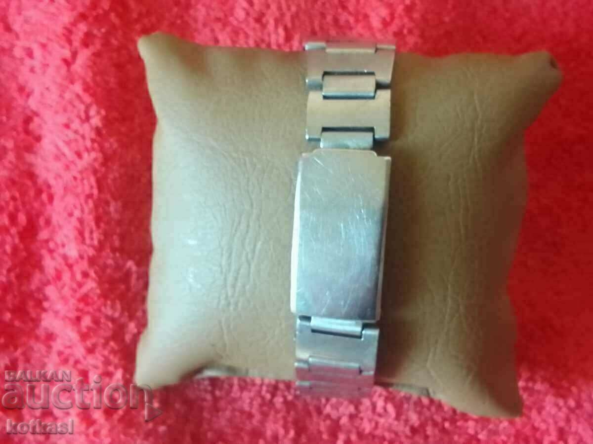 Licitație Ceas de bărbați mecanic vechi manual ZARIA URSS 17 pietre Licitație Ceas de bărbați mecanic vechi manual ZARIA URSS 17 pietre