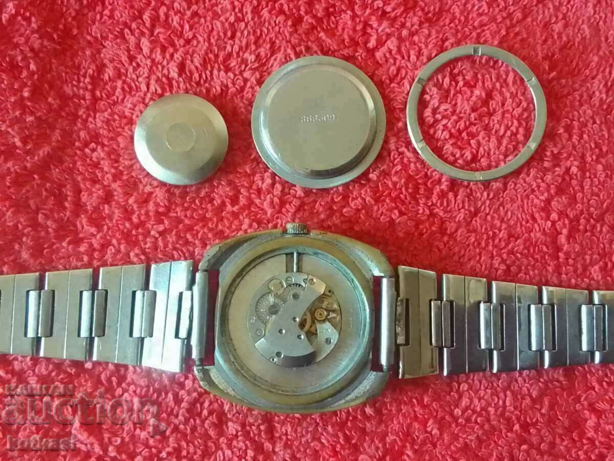 Livrarea Ceas de bărbați mecanic vechi manual ZARIA URSS 17 pietre Livrarea Ceas de bărbați mecanic vechi manual ZARIA URSS 17 pietre