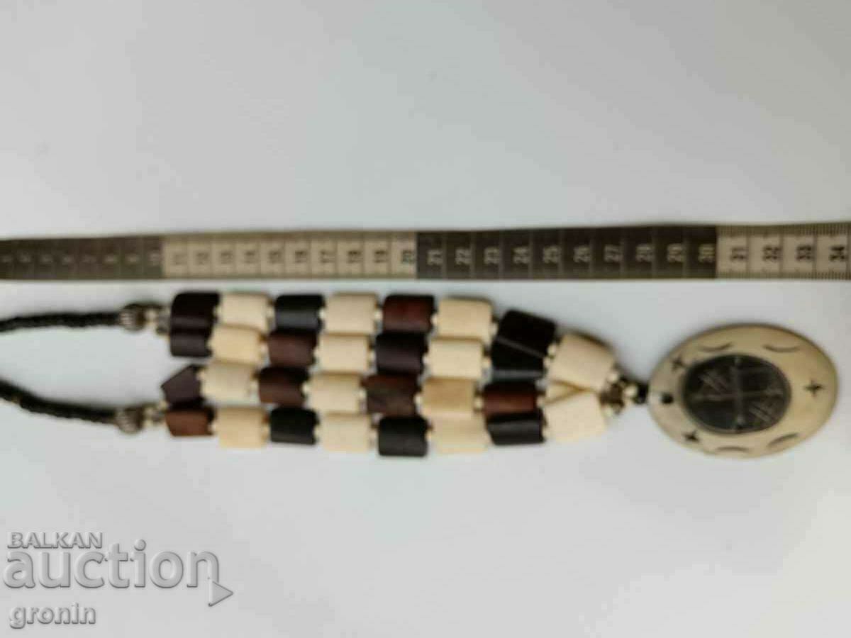 Colier os cu două rânduri, cu model, cruce, stele, Tuaregi, busolă cu preț € 30.68 | 60.01 BGN