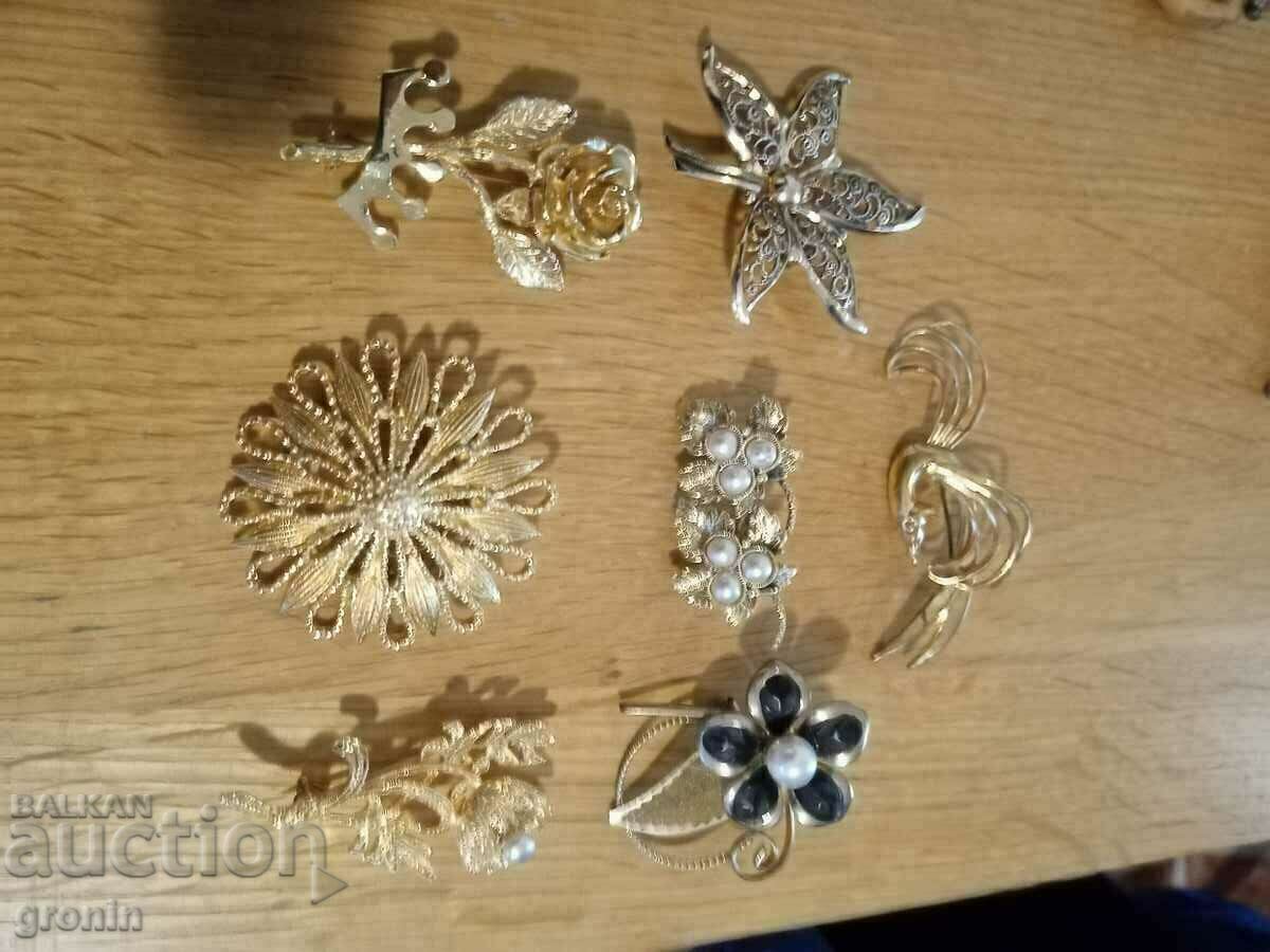 Auction Lot 7 pcs, brooches, old, yellow, vintage, gilded, Auction Lot 7 pcs, brooches, old, yellow, vintage, gilded,