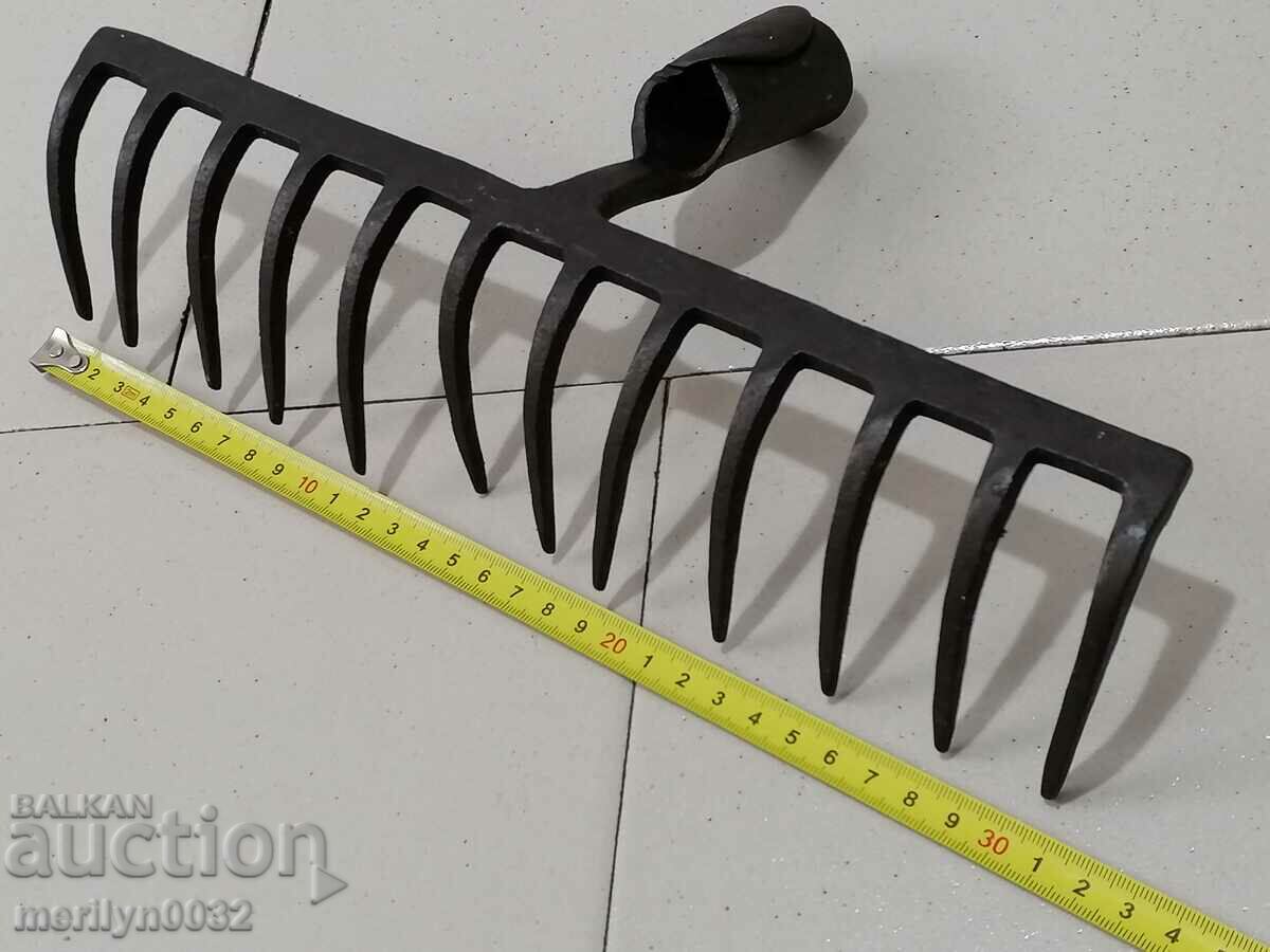 Auction Hand forged grappa, wrought iron, tool Auction Hand forged grappa, wrought iron, tool