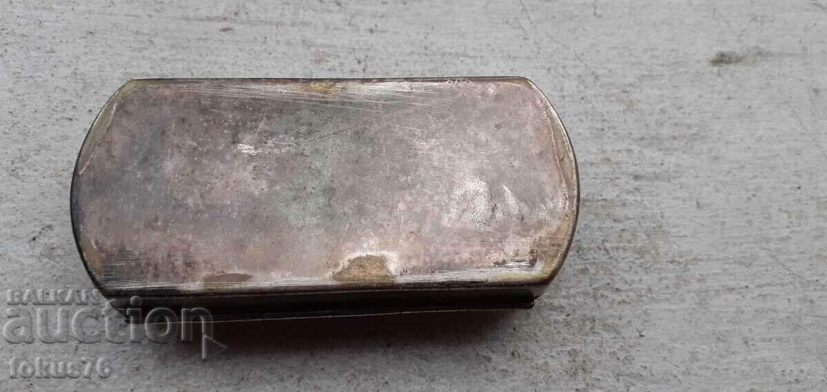 Auction Old snuff box - mint with markings Auction Old snuff box - mint with markings