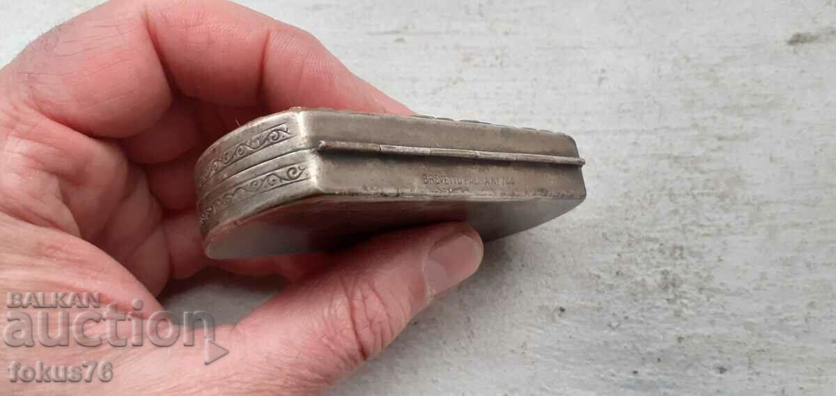 Delivery of Old snuff box - mint with markings Delivery of Old snuff box - mint with markings