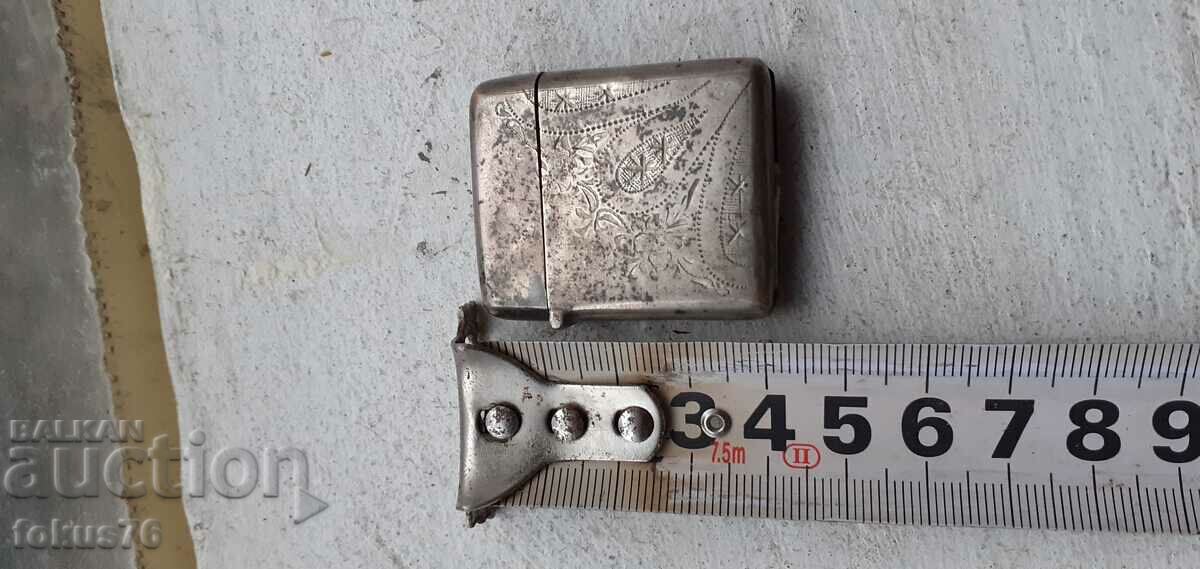 Vintage metal collectible match - 6 Vintage metal collectible match - 6