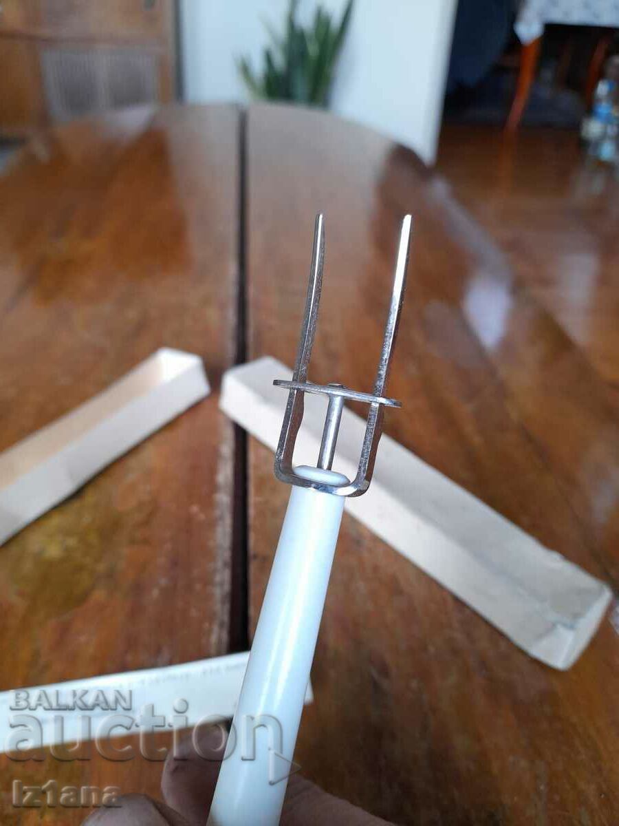 Стар инструмент,вилица за сервиране на хляб - 6 Стар инструмент,вилица за сервиране на хляб - 6