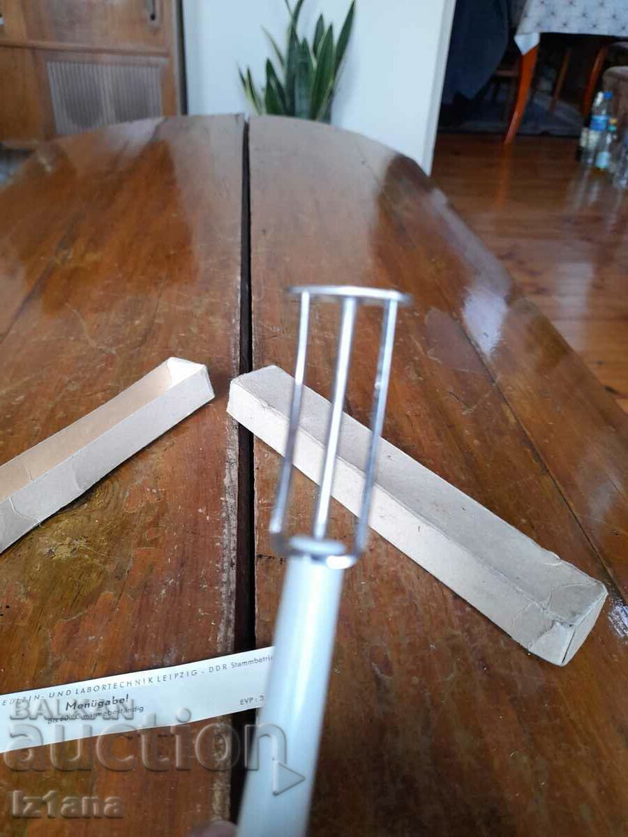 Стар инструмент,вилица за сервиране на хляб - 7 Стар инструмент,вилица за сервиране на хляб - 7