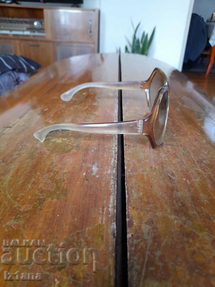 Ochelari de soare pentru bătrâni cu preț 17.00 BGN | € 8.69