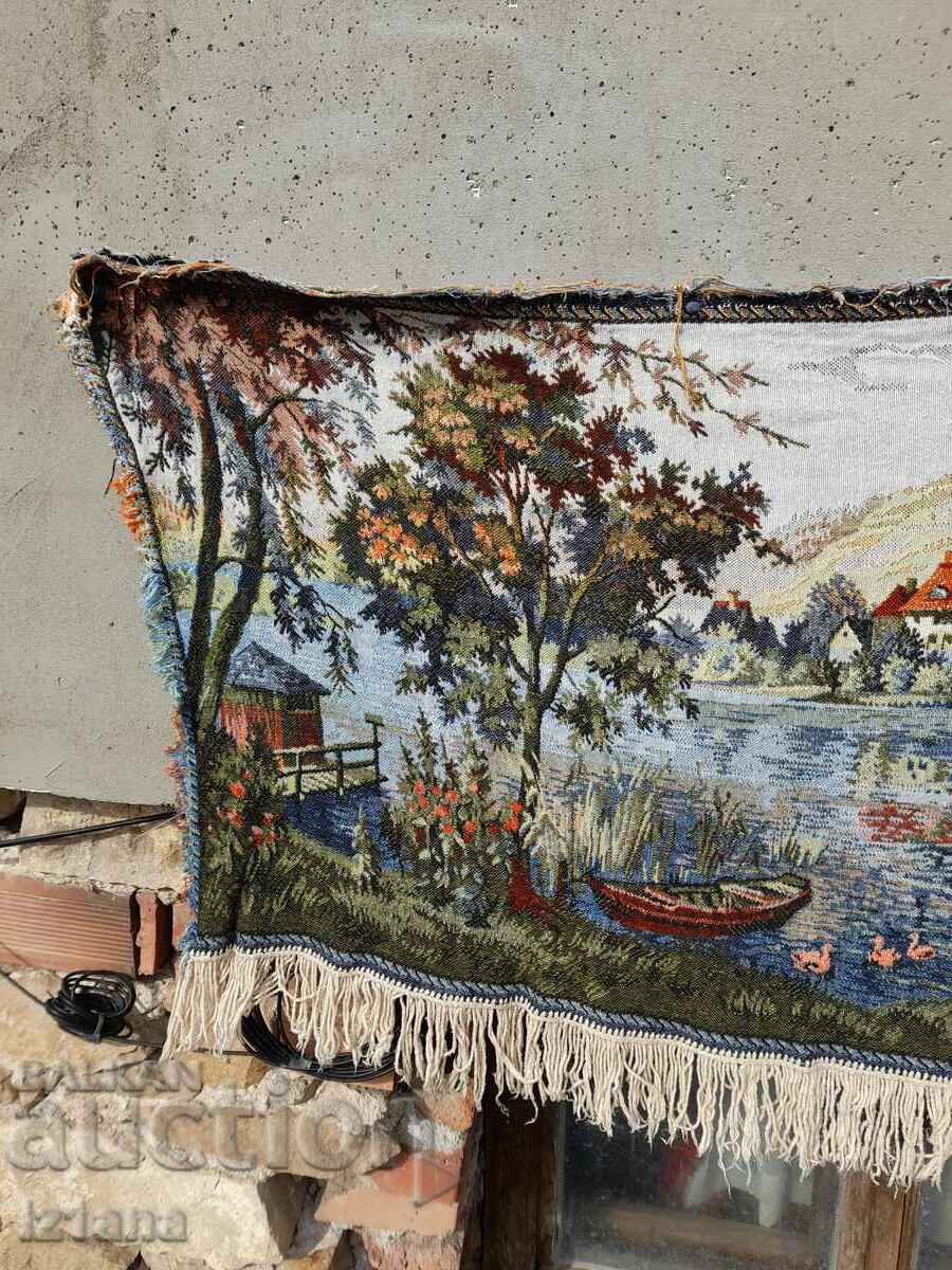 Auction  Antique carpet, wall covering