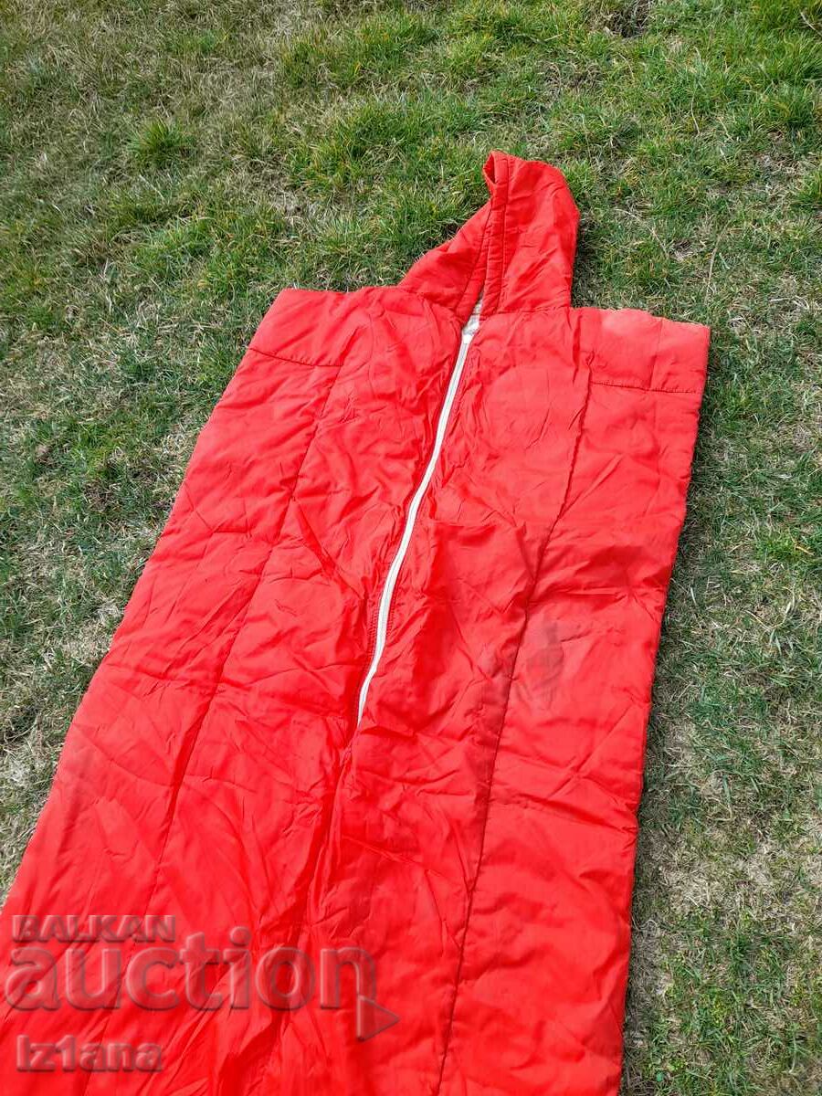 An old sleeping bag with price 37.00 BGN | € 18.92 An old sleeping bag with price 37.00 BGN | € 18.92