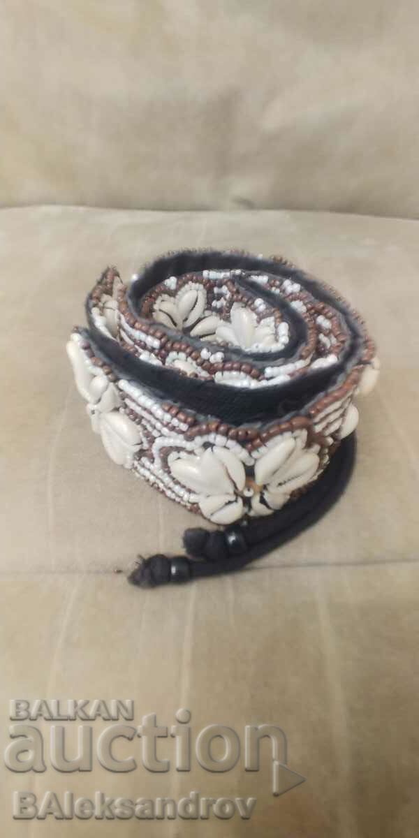 Curea și manșete interesante cu margele - 5