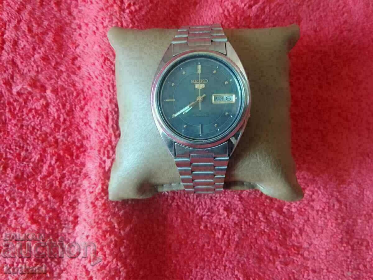 Old manual men's watch Automatic SEIKO 5 Japan