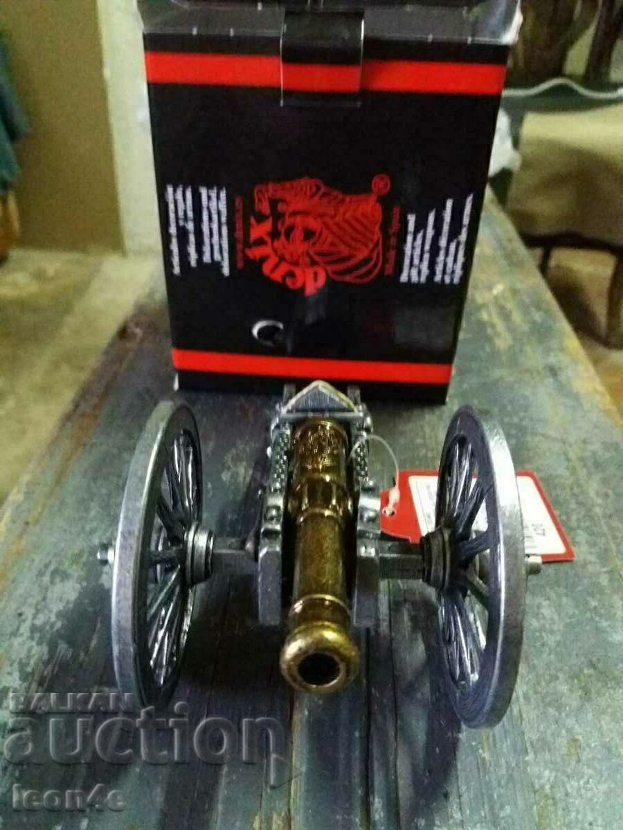 Top Napoleon 1806 Replica cu preț 35.00 BGN | € 17.90 Top Napoleon 1806 Replica cu preț 35.00 BGN | € 17.90