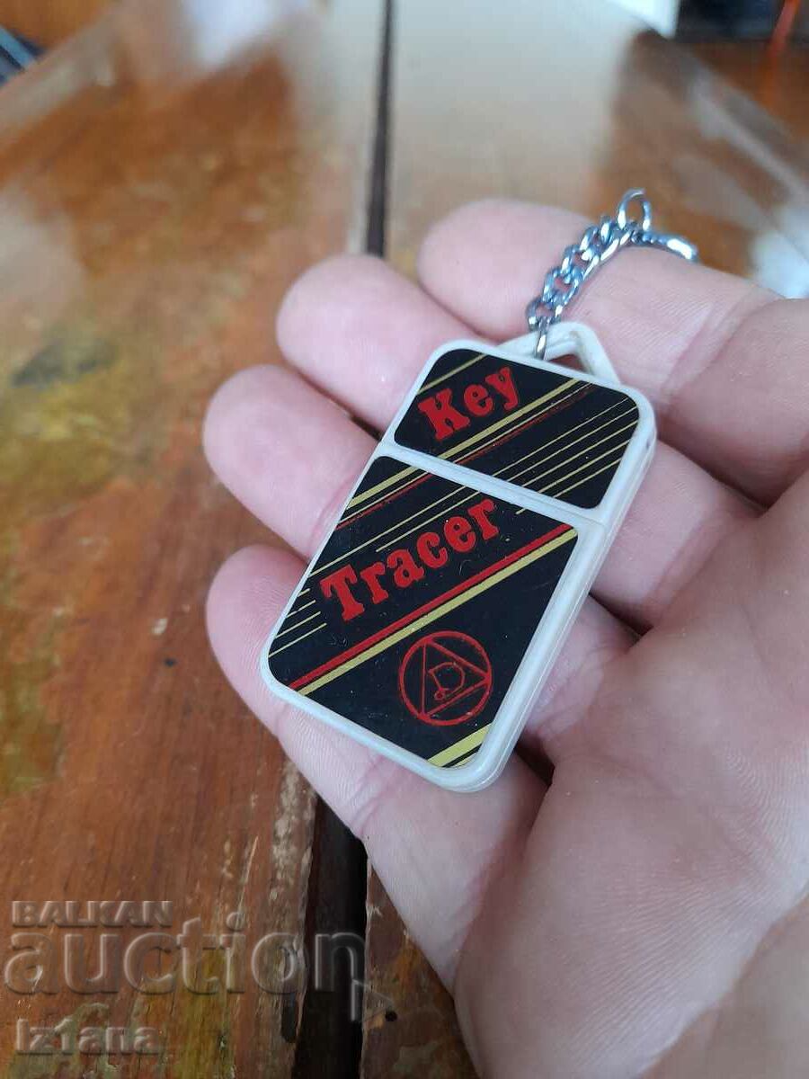 Breloc vechi Key Tracer cu preț 27.00 BGN | € 13.80 Breloc vechi Key Tracer cu preț 27.00 BGN | € 13.80