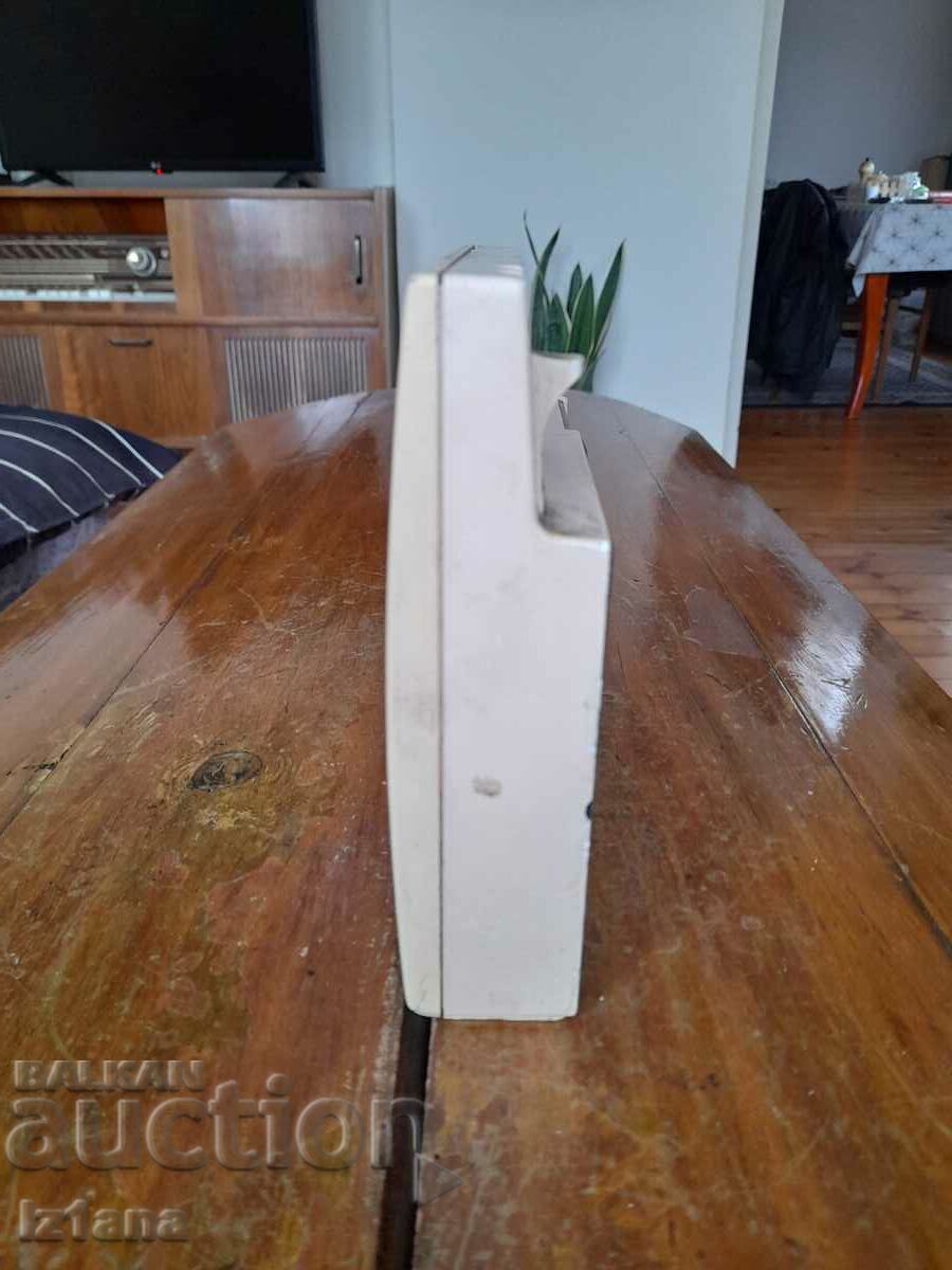 Auction Old radio, Philips radio receiver, Philips Auction Old radio, Philips radio receiver, Philips