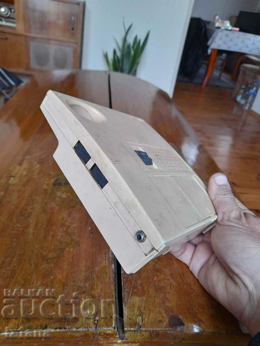 Delivery of Old radio, Philips radio receiver, Philips Delivery of Old radio, Philips radio receiver, Philips