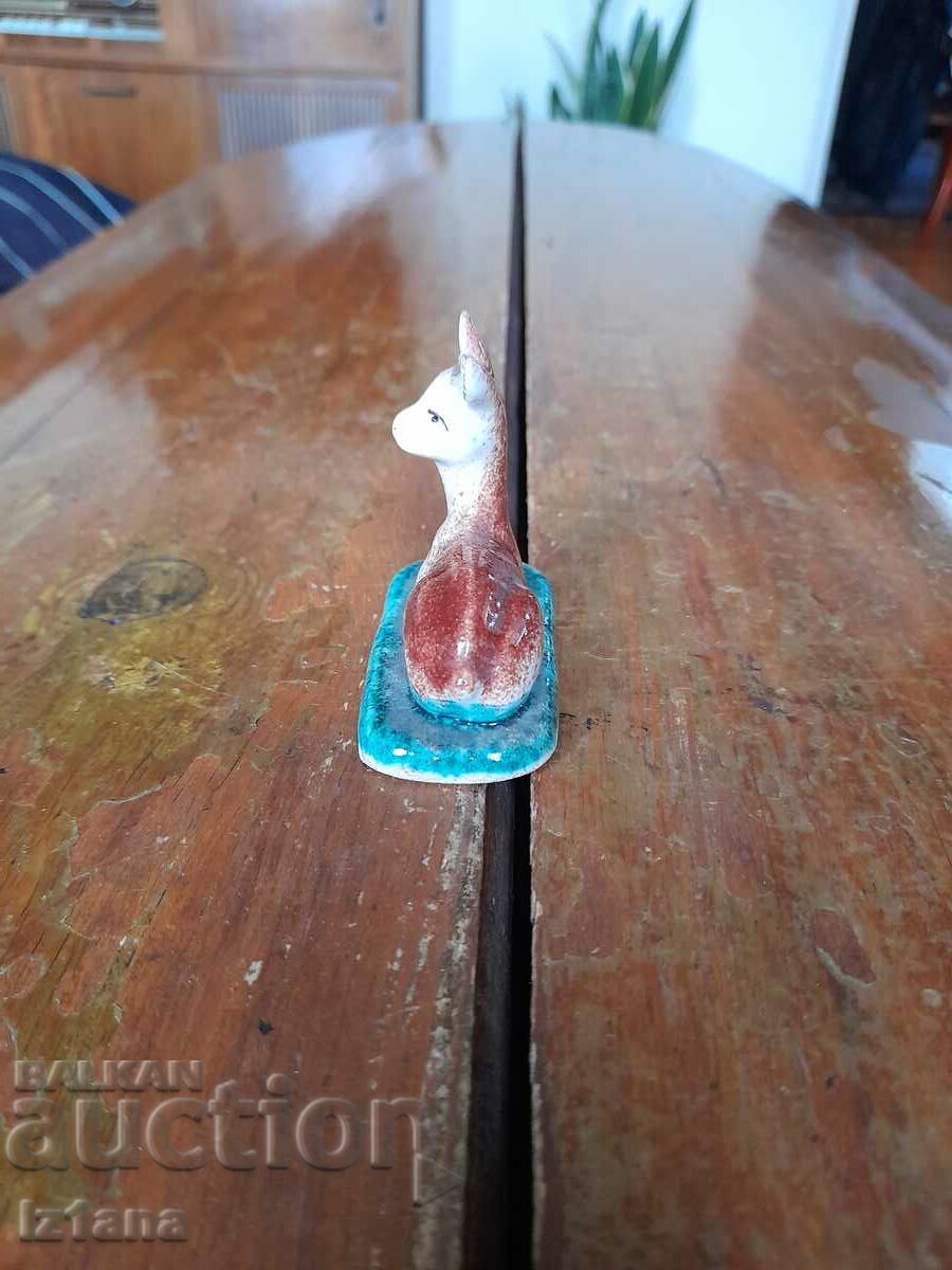 Old porcelain figure, doe with price 11.00 BGN | € 5.62 Old porcelain figure, doe with price 11.00 BGN | € 5.62