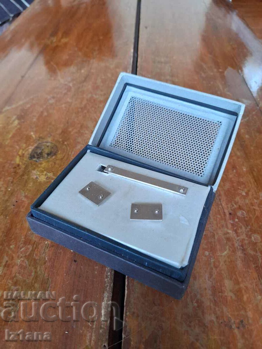 Tie pin, sleeves with price 22.00 BGN | € 11.25 Tie pin, sleeves with price 22.00 BGN | € 11.25