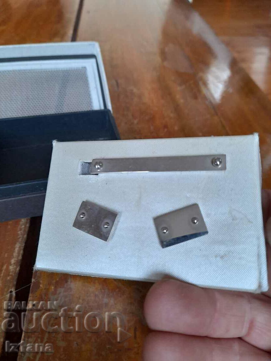 Auction Tie pin, sleeves Auction Tie pin, sleeves