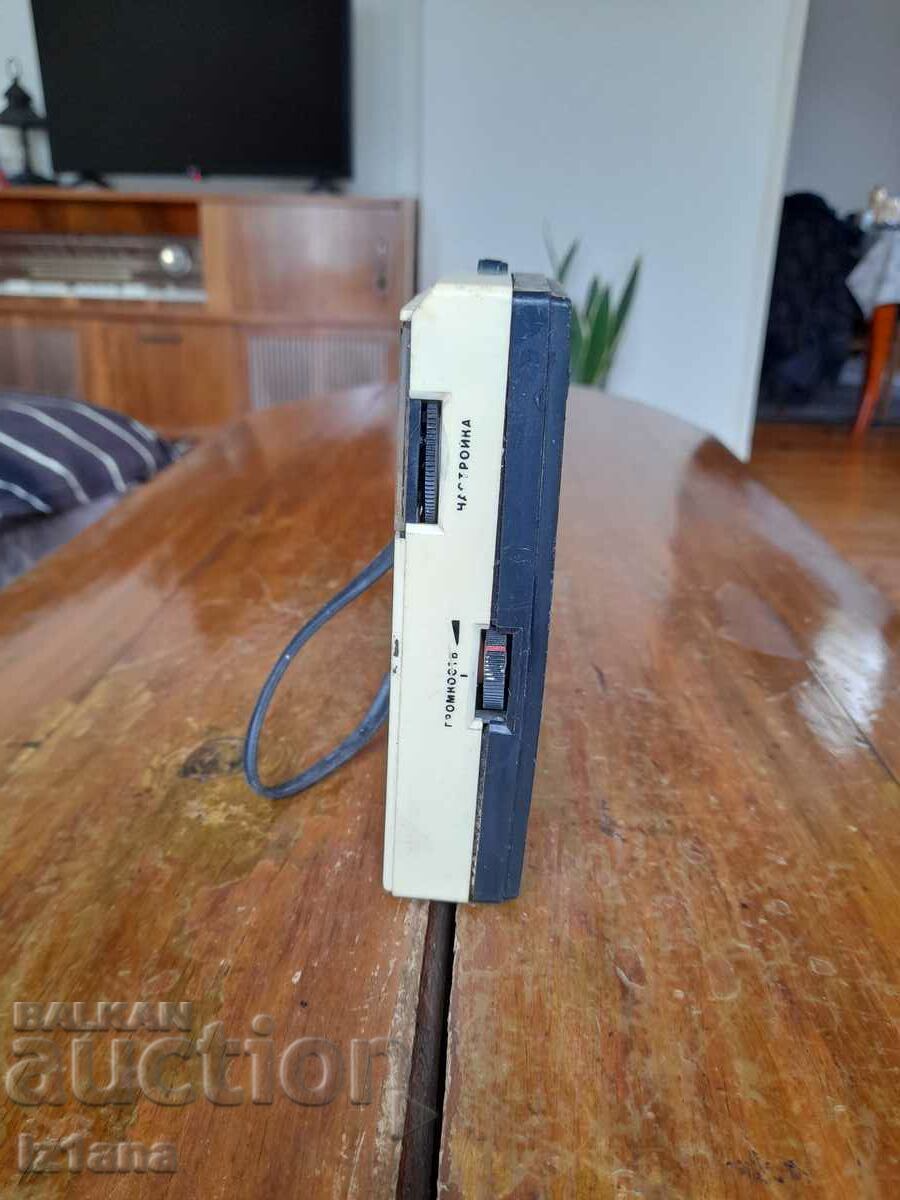 Old radio, radio receiver Quartz RP 306 with price 37.00 BGN | € 18.92 Old radio, radio receiver Quartz RP 306 with price 37.00 BGN | € 18.92