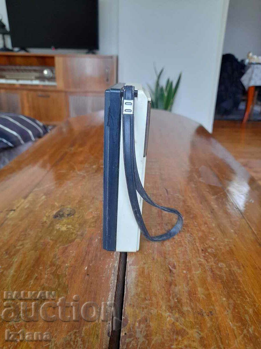 Delivery of Old radio, radio receiver Quartz RP 306 Delivery of Old radio, radio receiver Quartz RP 306