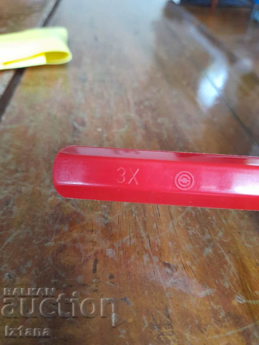 Old magnifying glass - 5