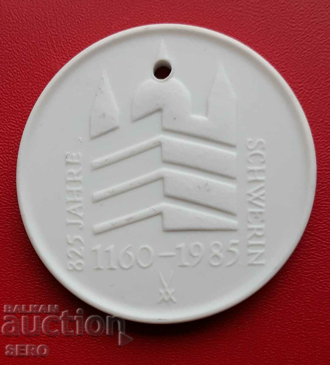 Germany-GDR-porcelain medal-825 city of Schwerin