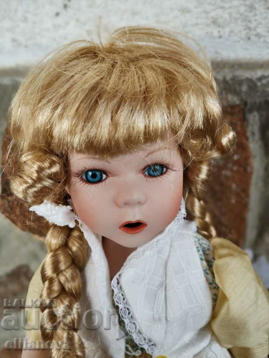 Papusa veche de portelan 50 cm cu preț 40.00 BGN | € 20.45