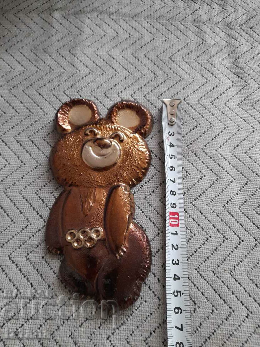 Vechi suvenir ursul Misha cu preț 47.00 BGN | € 24.03 Vechi suvenir ursul Misha cu preț 47.00 BGN | € 24.03