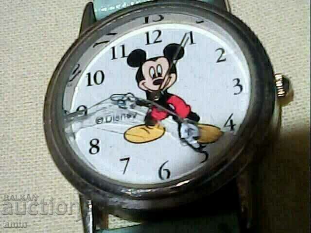 Auction  2pcs 4disnu batteries work without batteries