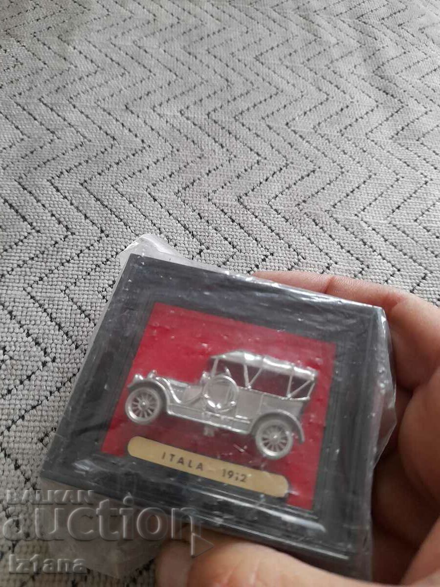 Veche mașină cu suveniruri cu preț 22.00 BGN | € 11.25 Veche mașină cu suveniruri cu preț 22.00 BGN | € 11.25