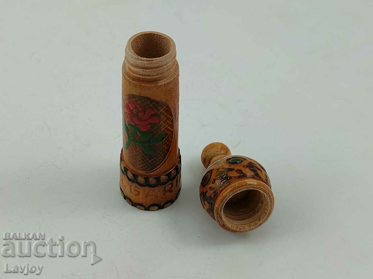 Auction  Wooden pyrographed musk ##
