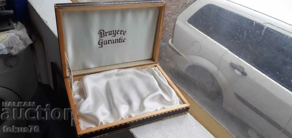 Delivery of A great inlaid wooden pipe box - pipe, box