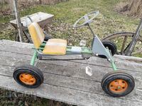 Mașină veche pentru copii cu pedale